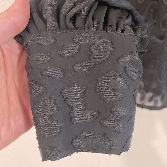 Express Women Tunic XS Black Semi Sheer Animal Print Monochrome Contemporary - Picture 9 of 16